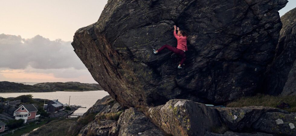 Stella Plantin beim Bouldern vor Göteborg